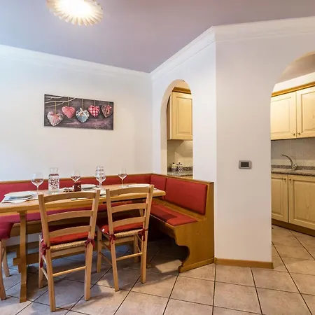 Lory 5 Apartment Canazei